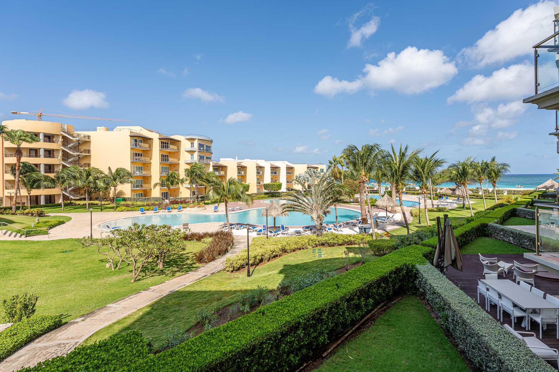 Ambiente Elegante Two-bedroom condo