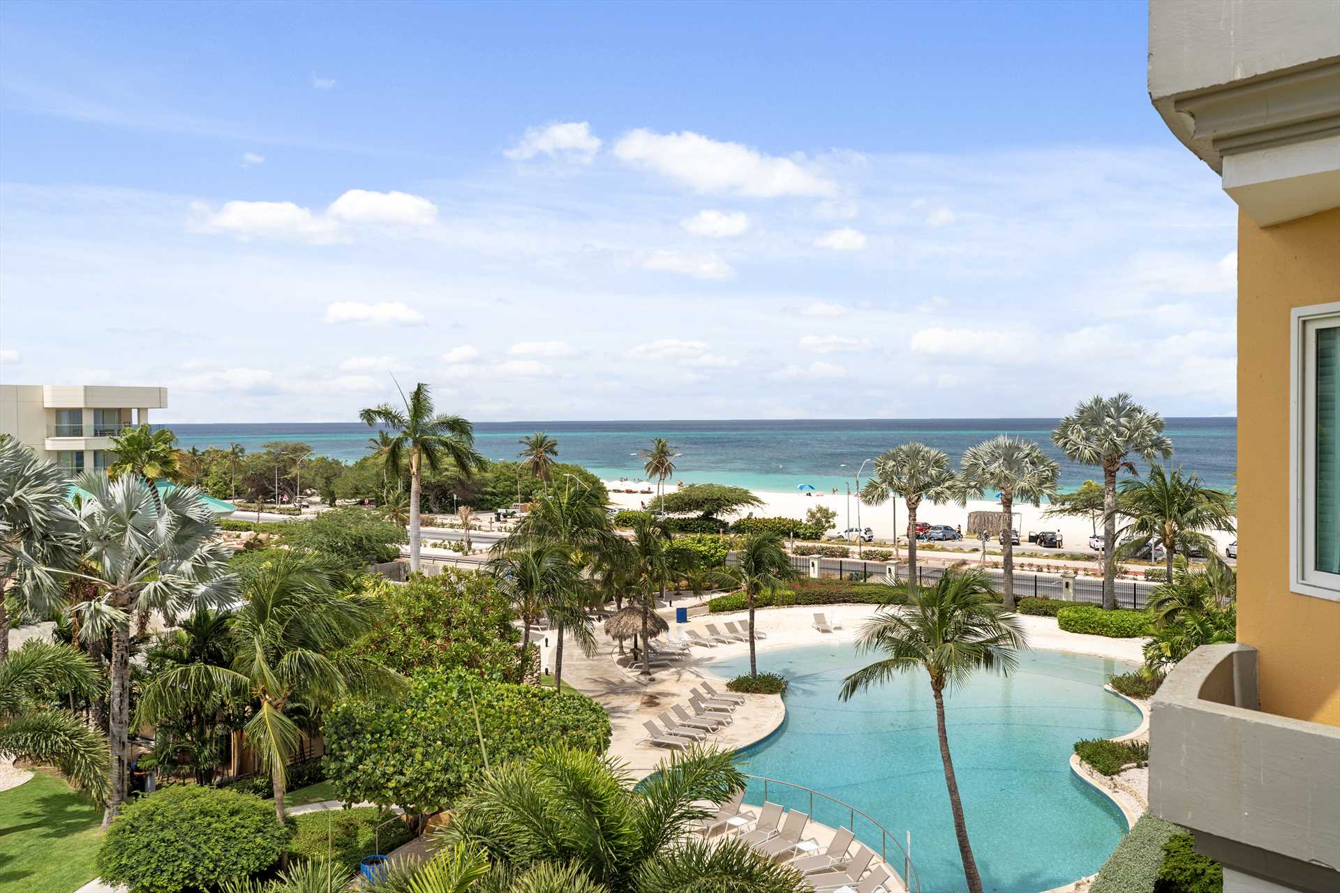 Glamour View Three-bedroom condo