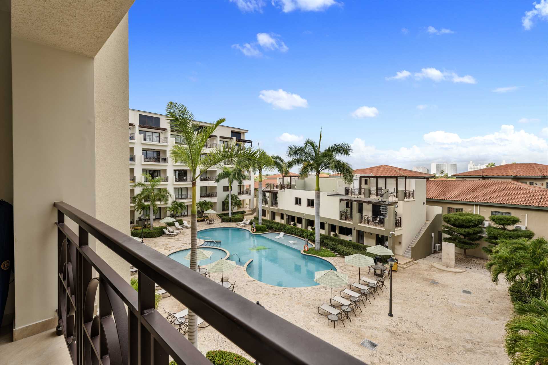 Bismarck Palm One-bedroom condo