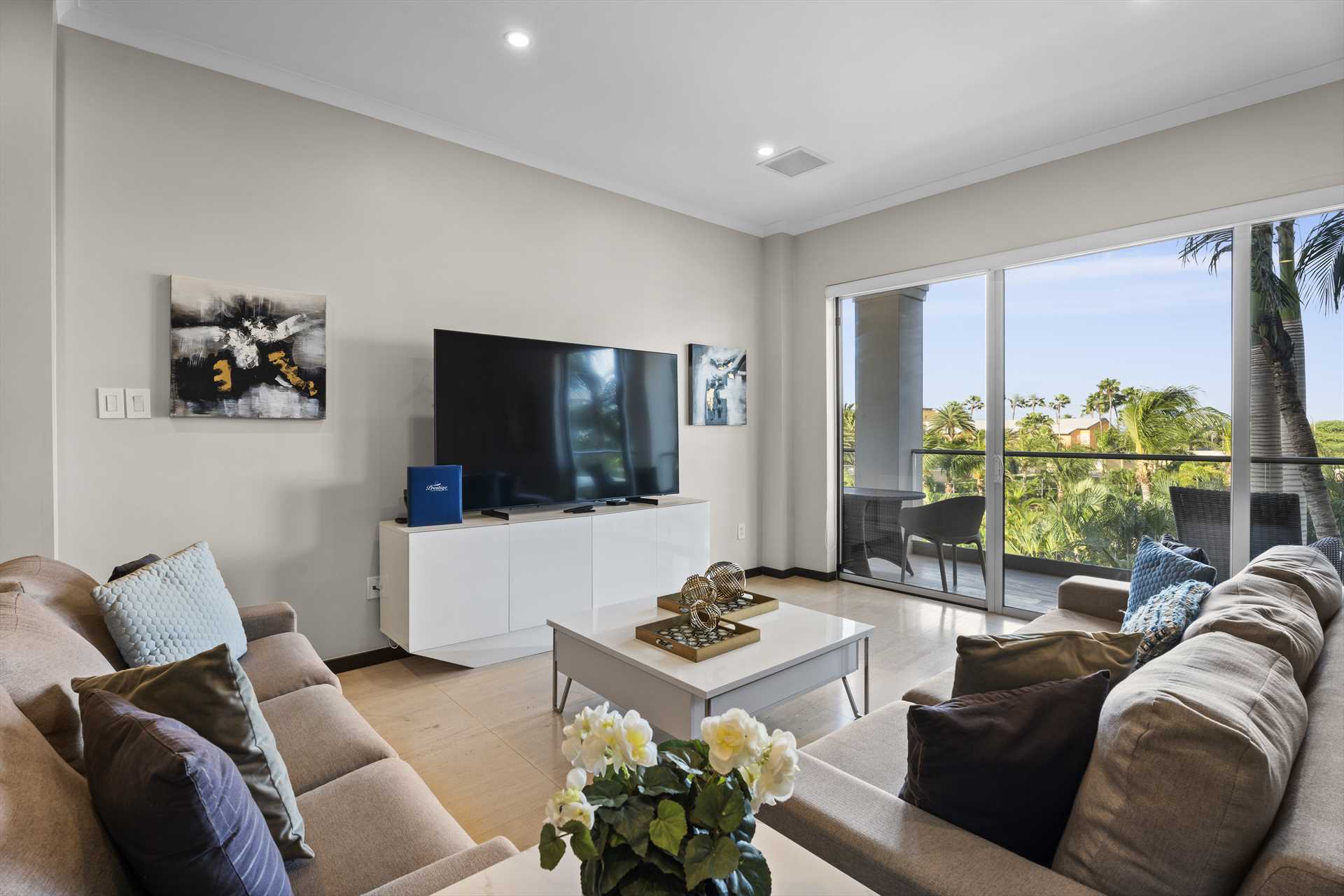 Larimar Delights Three-bedroom condo